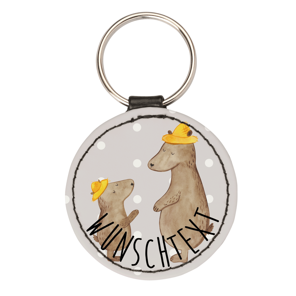 Personalisierter Schlüsselanhänger Bären mit Hut Personalisierter Schlüsselanhänger, Personalisierter Anhänger, Personalisierter Taschenanhänger, Personalisierter Glücksbringer, Personalisierter Schutzengel, Schlüsselanhänger mit Namen, Anhänger mit Namen, Glücksbringer mit Namen, Schlüsselanhänger Wunschtext, Schlüsselanhänger selbst gestalten, Familie, Vatertag, Muttertag, Bruder, Schwester, Mama, Papa, Oma, Opa, Bär, Bären, Vater, Papi, Paps, Dad, Daddy, Lieblingsmensch, Sohn, Söhne, Kind, Kinder, Vater-Sohn, Family, Vorbild