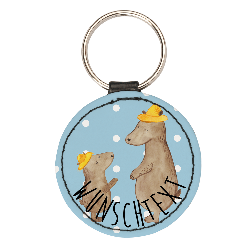 Personalisierter Schlüsselanhänger Bären mit Hut Personalisierter Schlüsselanhänger, Personalisierter Anhänger, Personalisierter Taschenanhänger, Personalisierter Glücksbringer, Personalisierter Schutzengel, Schlüsselanhänger mit Namen, Anhänger mit Namen, Glücksbringer mit Namen, Schlüsselanhänger Wunschtext, Schlüsselanhänger selbst gestalten, Familie, Vatertag, Muttertag, Bruder, Schwester, Mama, Papa, Oma, Opa, Bär, Bären, Vater, Papi, Paps, Dad, Daddy, Lieblingsmensch, Sohn, Söhne, Kind, Kinder, Vater-Sohn, Family, Vorbild