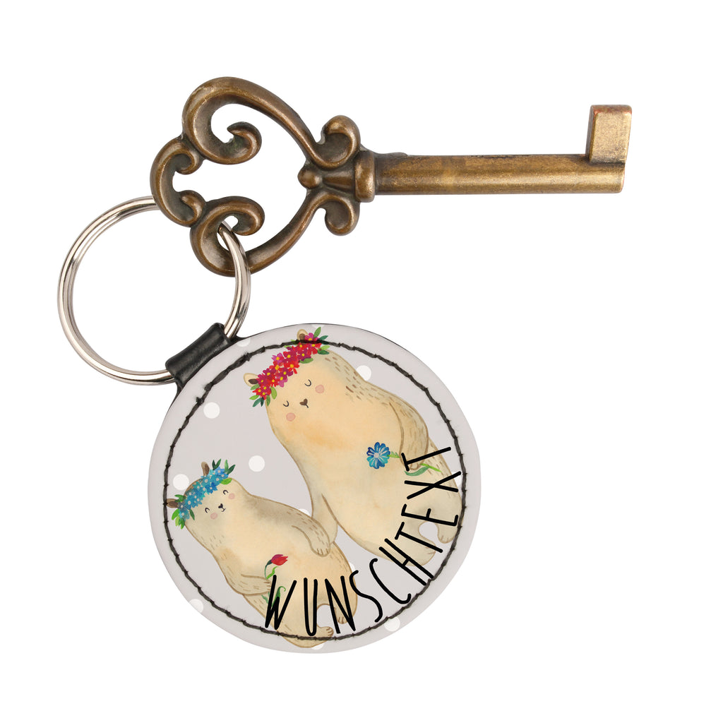 Personalisierter Schlüsselanhänger Bären mit Blumenkranz Personalisierter Schlüsselanhänger, Personalisierter Anhänger, Personalisierter Taschenanhänger, Personalisierter Glücksbringer, Personalisierter Schutzengel, Schlüsselanhänger mit Namen, Anhänger mit Namen, Glücksbringer mit Namen, Schlüsselanhänger Wunschtext, Schlüsselanhänger selbst gestalten, Familie, Vatertag, Muttertag, Bruder, Schwester, Mama, Papa, Oma, Opa, Bär, Bären, Mutter, Mutti, Mami, Lieblingsmensch, Lieblingsmama, beste Mutter, weltbeste Mama, Geschenk Mama. Muttertag, Tochter, Kind, Kinder, Töchter, Family, Vorbild