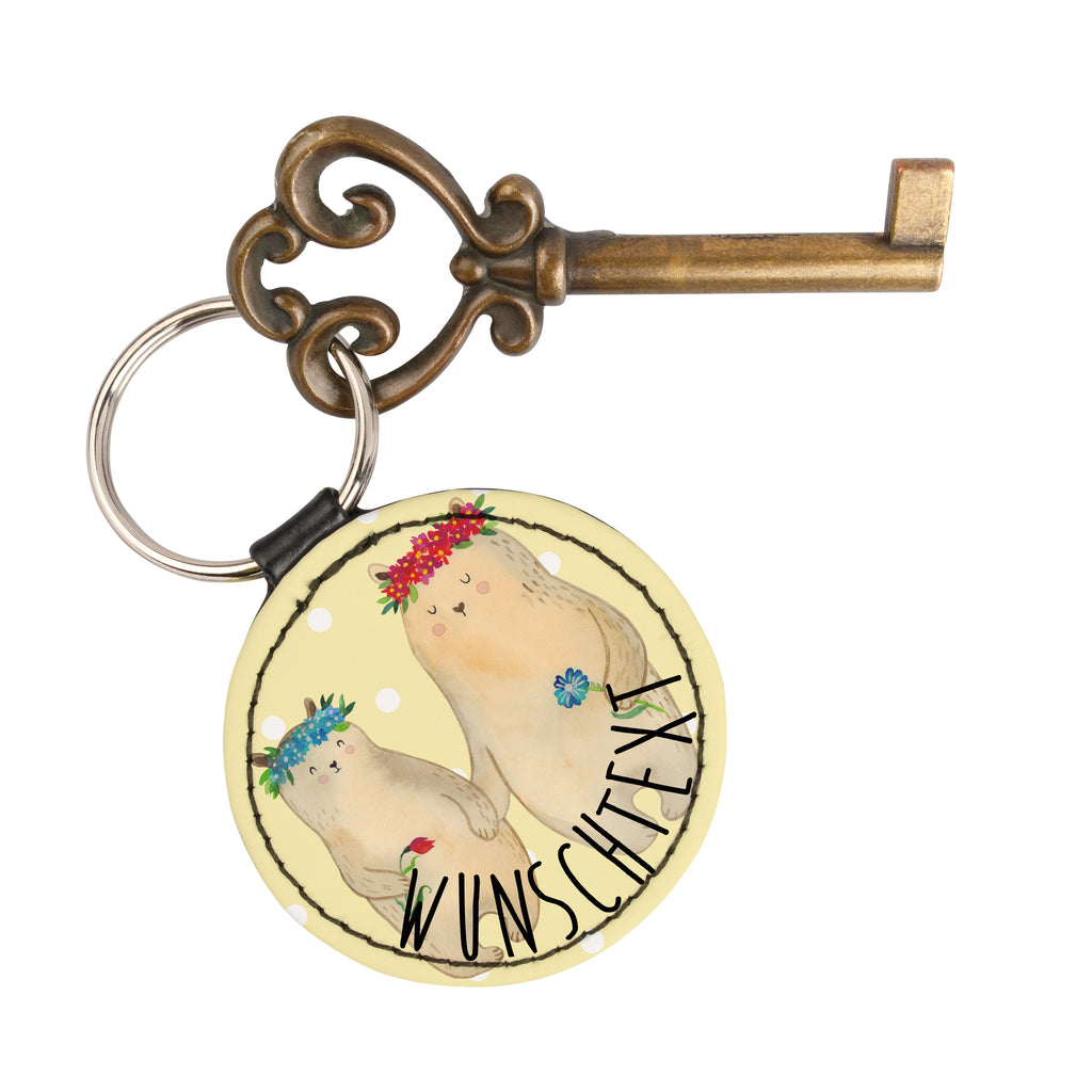 Personalisierter Schlüsselanhänger Bären mit Blumenkranz Personalisierter Schlüsselanhänger, Personalisierter Anhänger, Personalisierter Taschenanhänger, Personalisierter Glücksbringer, Personalisierter Schutzengel, Schlüsselanhänger mit Namen, Anhänger mit Namen, Glücksbringer mit Namen, Schlüsselanhänger Wunschtext, Schlüsselanhänger selbst gestalten, Familie, Vatertag, Muttertag, Bruder, Schwester, Mama, Papa, Oma, Opa, Bär, Bären, Mutter, Mutti, Mami, Lieblingsmensch, Lieblingsmama, beste Mutter, weltbeste Mama, Geschenk Mama. Muttertag, Tochter, Kind, Kinder, Töchter, Family, Vorbild