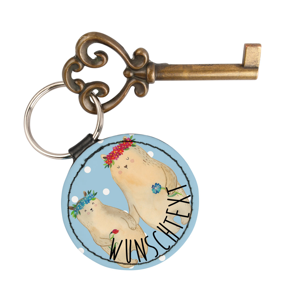 Personalisierter Schlüsselanhänger Bären mit Blumenkranz Personalisierter Schlüsselanhänger, Personalisierter Anhänger, Personalisierter Taschenanhänger, Personalisierter Glücksbringer, Personalisierter Schutzengel, Schlüsselanhänger mit Namen, Anhänger mit Namen, Glücksbringer mit Namen, Schlüsselanhänger Wunschtext, Schlüsselanhänger selbst gestalten, Familie, Vatertag, Muttertag, Bruder, Schwester, Mama, Papa, Oma, Opa, Bär, Bären, Mutter, Mutti, Mami, Lieblingsmensch, Lieblingsmama, beste Mutter, weltbeste Mama, Geschenk Mama. Muttertag, Tochter, Kind, Kinder, Töchter, Family, Vorbild