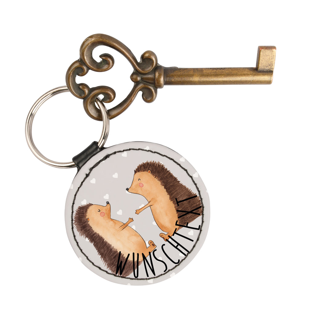 Personalisierter Schlüsselanhänger Igel Liebe Personalisierter Schlüsselanhänger, Personalisierter Anhänger, Personalisierter Taschenanhänger, Personalisierter Glücksbringer, Personalisierter Schutzengel, Schlüsselanhänger mit Namen, Anhänger mit Namen, Glücksbringer mit Namen, Schlüsselanhänger Wunschtext, Schlüsselanhänger selbst gestalten, Liebe, Partner, Freund, Freundin, Ehemann, Ehefrau, Heiraten, Verlobung, Heiratsantrag, Liebesgeschenk, Jahrestag, Hocheitstag, Verliebt, Verlobt, Verheiratet, Geschenk, Liebesbeweis, Hochzeitstag, Hochzeit, Igel