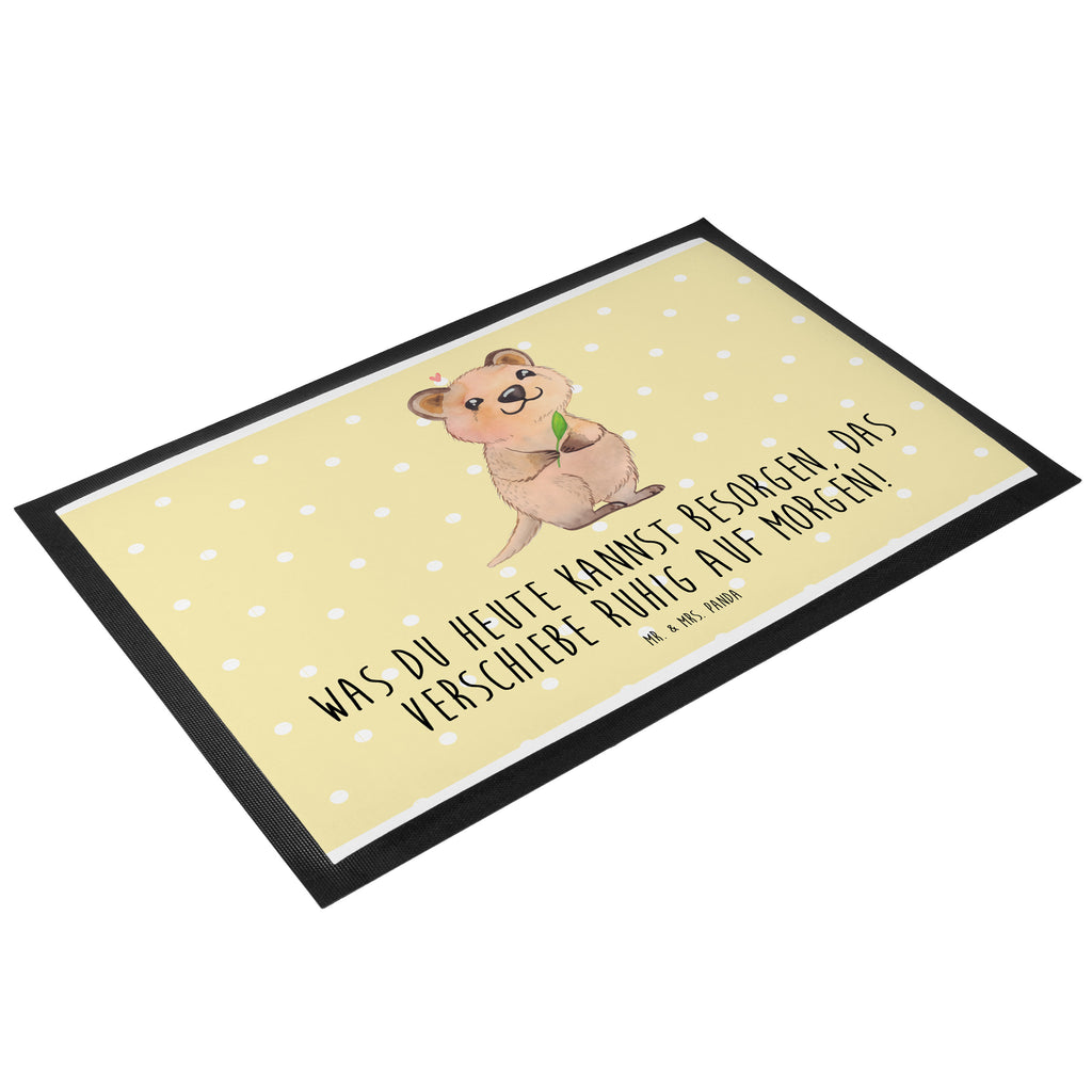 Fußmatte Quokka Happy Türvorleger, Schmutzmatte, Fußabtreter, Matte, Schmutzfänger, Fußabstreifer, Schmutzfangmatte, Türmatte, Motivfußmatte, Haustürmatte, Vorleger, süße Tiermotive, gute Laune, lustige Sprüche, Tiere, Quokka, Verschieben, Aufschieberitis, Lustiger Spruch, Niedliches Tier, Dinge erledigen