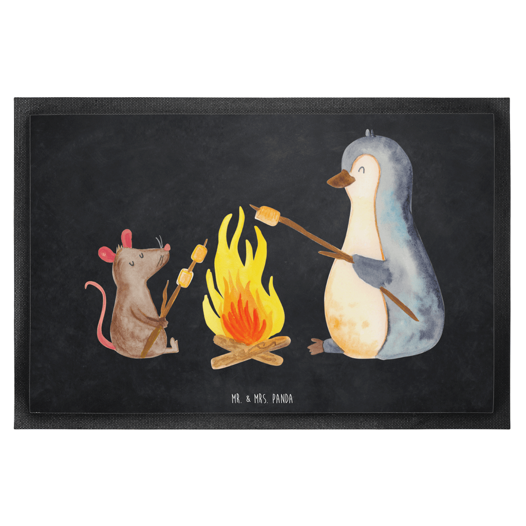 Fußmatte Pinguin Lagerfeuer Türvorleger, Schmutzmatte, Fußabtreter, Matte, Schmutzfänger, Fußabstreifer, Schmutzfangmatte, Türmatte, Motivfußmatte, Haustürmatte, Vorleger, Pinguin, Maus, Pinguine, Lagerfeuer, Leben, Arbeit, Job, Motivation, Büro, Büroalltag, Lebensspruch, Lebensmotivation, Neustart, Liebe, grillen, Feuer, Marshmallows