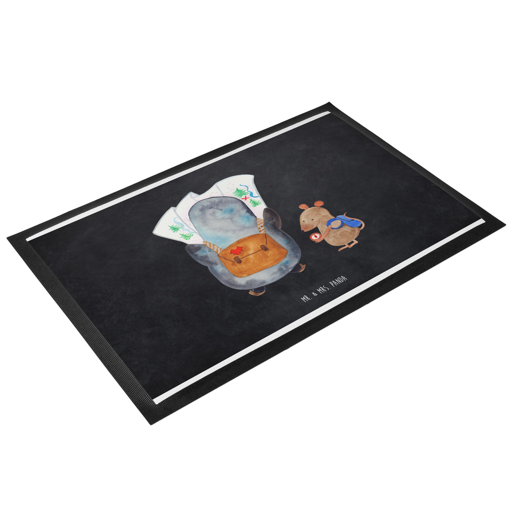 Fußmatte Pinguin & Maus Wanderer Türvorleger, Schmutzmatte, Fußabtreter, Matte, Schmutzfänger, Fußabstreifer, Schmutzfangmatte, Türmatte, Motivfußmatte, Haustürmatte, Vorleger, Pinguin, Pinguine, Abenteurer, Abenteuer, Roadtrip, Ausflug, Wanderlust, wandern