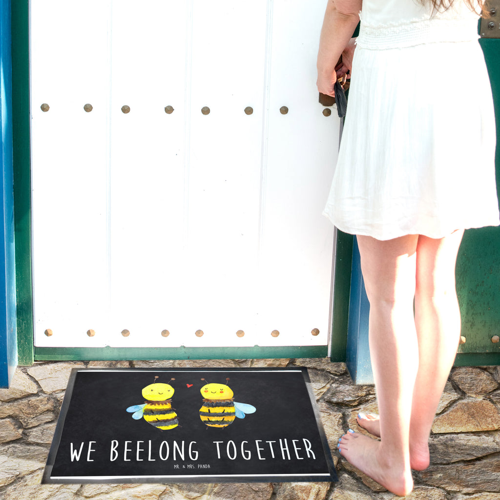 Fußmatte Biene Verliebt  Türvorleger, Schmutzmatte, Fußabtreter, Matte, Schmutzfänger, Fußabstreifer, Schmutzfangmatte, Türmatte, Motivfußmatte,  Haustürmatte, Vorleger  Biene, Wespe, Hummel