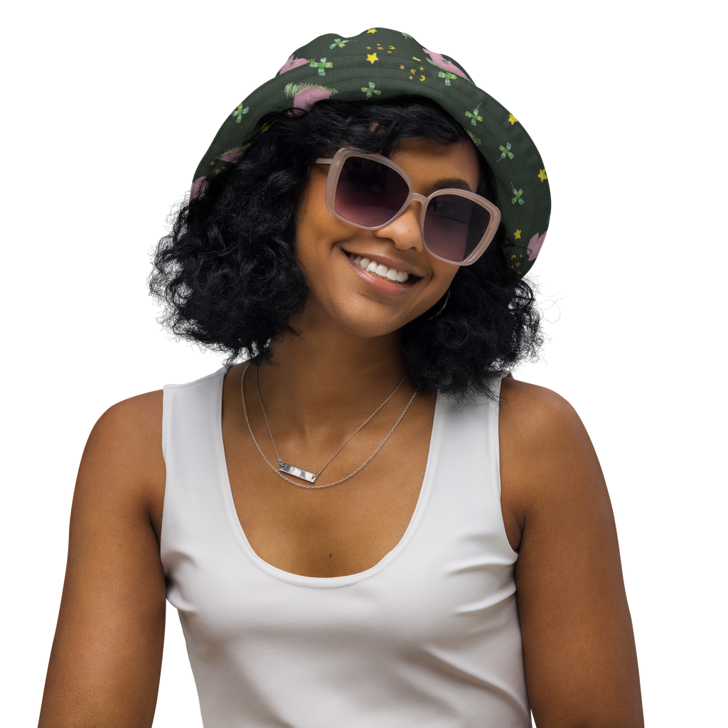 Sonnenhut Glücksschwein Sonnenhut, Sommerhut, Fischerhut, Anglerhut, Wendehut, Wendecap, Wendemütze, Sonnenmütze, zweifarbiger Hut, Strandhut, Freizeithut, Outdoorhut, Tiermotive, Gute Laune, lustige Sprüche, Tiere, Glücksschwein. Glück, Schwein, Schweinchen, Sterne, Sernchen, Ziele, Träume, Motivation, Glücksbringer