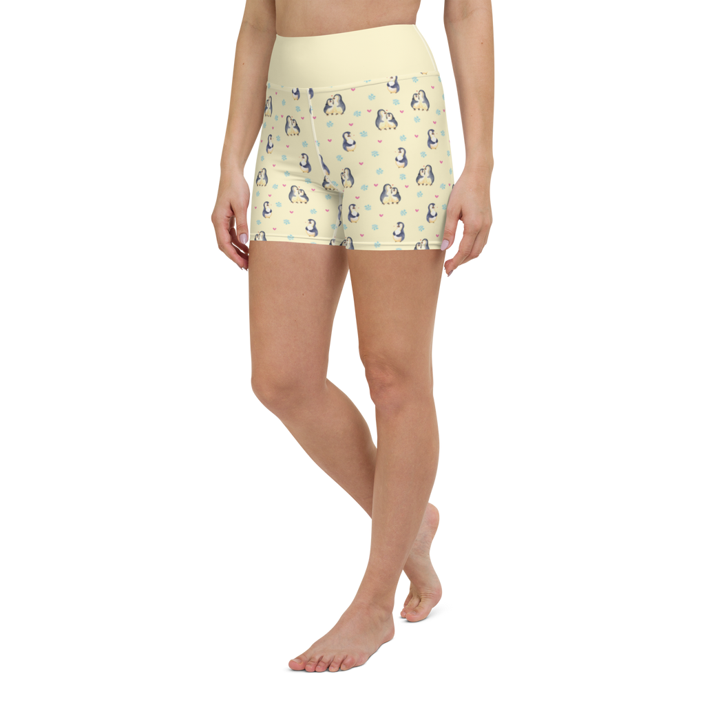 Yoga Shorts Pinguin umarmend Yoga Shorts, Yogashorts, Sporthose, Sportshorts, Fitnesshose, Sportshorts Damen, Yoga Shorts Damen, Yogabekleidung, Sportbekleidung, Pinguin, Liebe, Liebespaar, Liebesbeweis, Liebesgeschenk, Verlobung, Jahrestag, Hochzeitstag, Hochzeit, Hochzeitsgeschenk