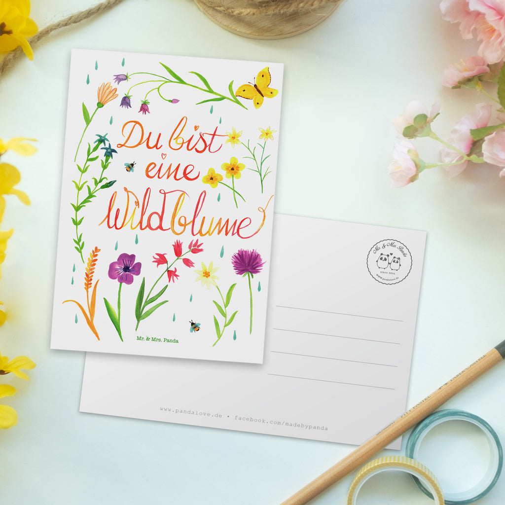 Postkarte Du bist eine Wildblume Geschenkkarte, Grußkarte, Karte, Einladung, Ansichtskarte, Geburtstagskarte, Einladungskarte, Blumen Deko, Frühlings Deko, Sommer Deko, Dekoration, positive Botschaft, Naturliebhaber, Outdoor, Natur, Abenteuer, Wildblume, wild, Geschenk Frauen, Geschenk Freundin, Kompliment, Blumen Motiv, Jahrestag, Natur Motiv, Hochzeitstag