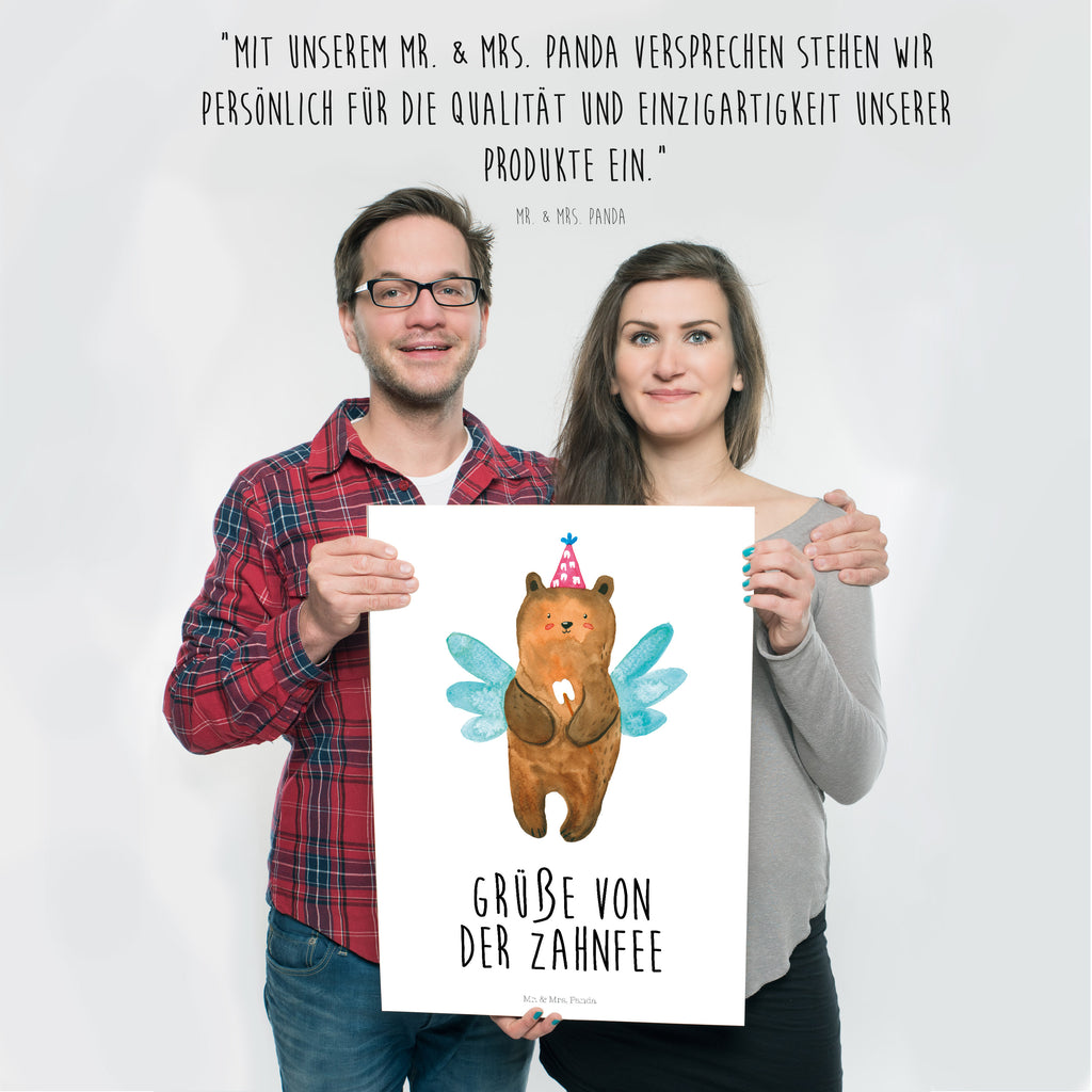Poster Zahnfee Bär Poster, Wandposter, Bild, Wanddeko, Küchenposter, Kinderposter, Wanddeko Bild, Raumdekoration, Wanddekoration, Handgemaltes Poster, Mr. & Mrs. Panda Poster, Designposter, Kunstdruck, Posterdruck, Bär, Teddy, Teddybär, Zahnfee, Fee, Milchzahn, Erster Zahn
