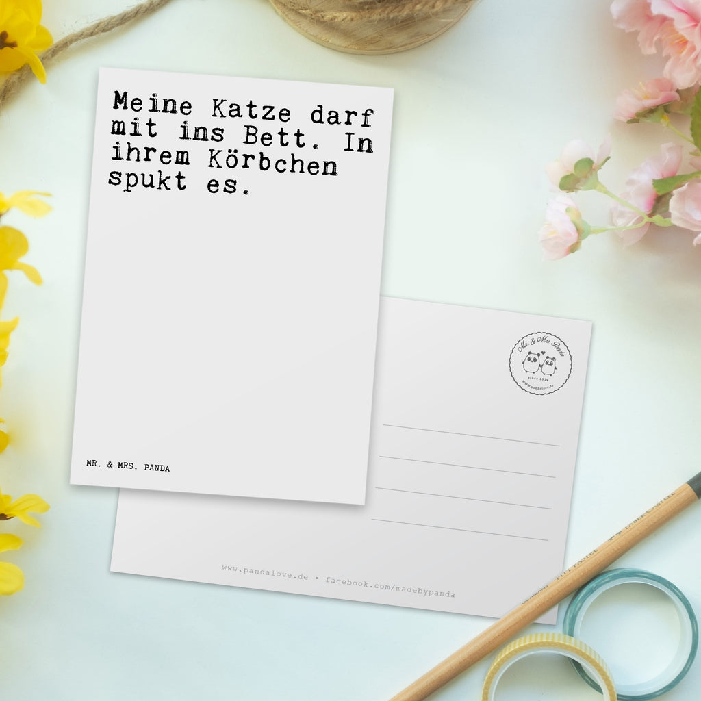 Postkarte Sprüche und Zitate Meine Katze darf mit ins Bett. In ihrem Körbchen spukt es. Geschenkkarte, Grußkarte, Karte, Einladung, Ansichtskarte, Geburtstagskarte, Einladungskarte, Dankeskarte, Spruch, Sprüche, lustig, Weisheiten, Zitate, Spruch Sprüche Weisheiten Zitate Lustig Weisheit Worte