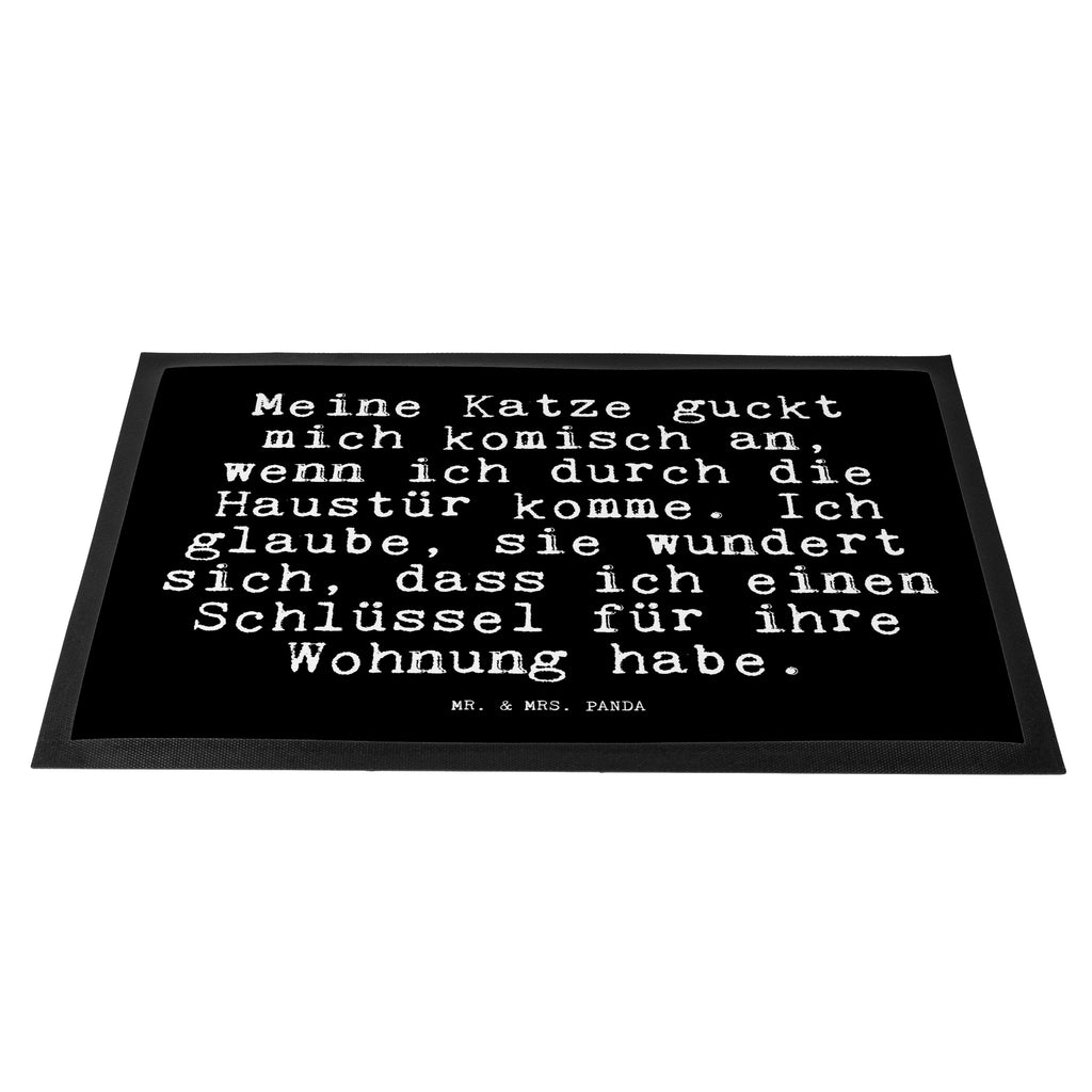 Fußmatte Fun Talk Meine Katze guckt mich komisch an, wenn ich durch die Haustür komme. Ich glaube, sie wundert sich, dass ich einen Schlüssel für ihre Wohnung habe. Türvorleger, Schmutzmatte, Fußabtreter, Matte, Schmutzfänger, Fußabstreifer, Schmutzfangmatte, Türmatte, Motivfußmatte, Haustürmatte, Vorleger, Spruch, Sprüche, lustig, Weisheiten, Zitate, Glizer Spruch Sprüche Weisheiten Zitate Lustig Weisheit Worte