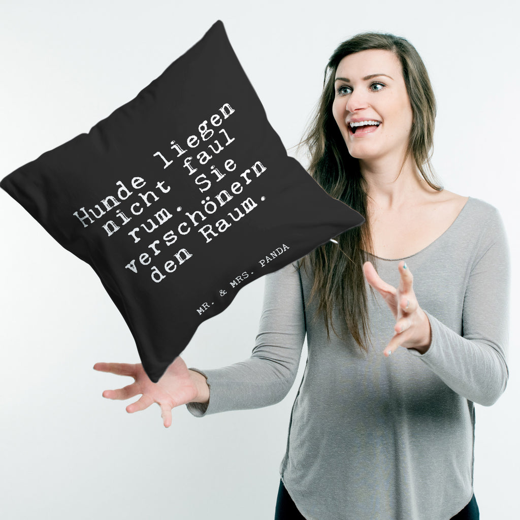 40x40 Kissen Fun Talk Hunde liegen nicht faul rum. Sie verschönern den Raum. Kissenhülle, Kopfkissen, Sofakissen, Dekokissen, Motivkissen, Spruch, Sprüche, lustig, Weisheiten, Zitate, Glizer Spruch Sprüche Weisheiten Zitate Lustig Weisheit Worte