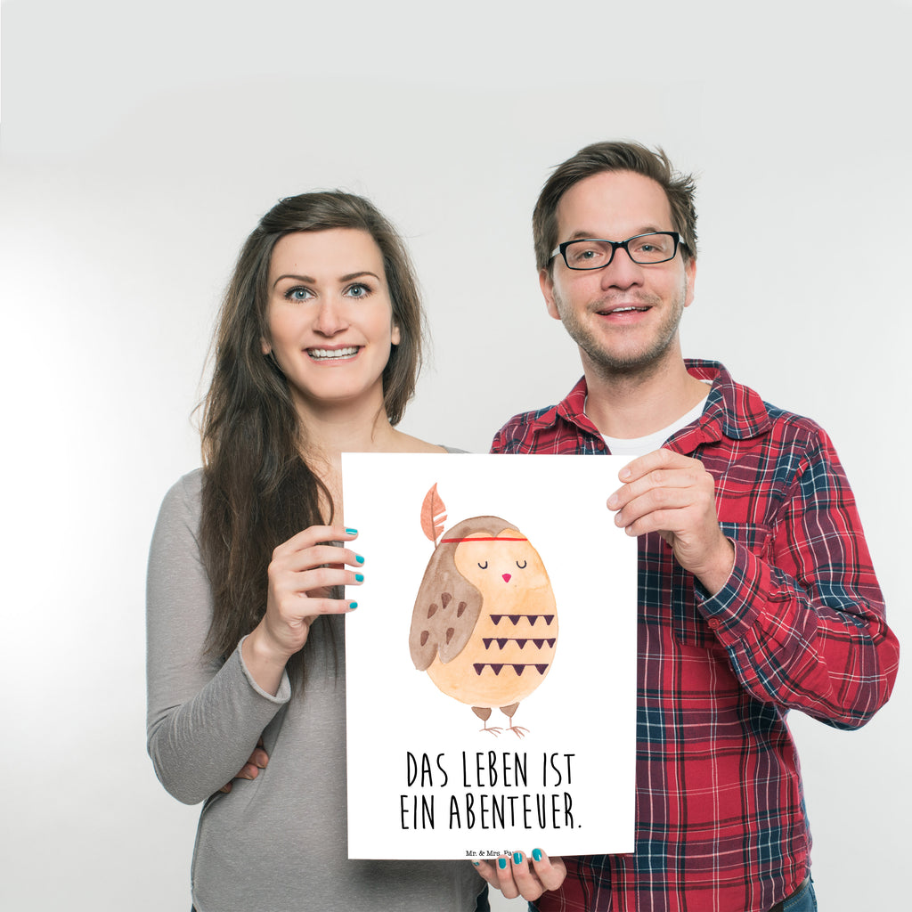 Poster Eule Federschmuck Poster, Wandposter, Bild, Wanddeko, Küchenposter, Kinderposter, Wanddeko Bild, Raumdekoration, Wanddekoration, Handgemaltes Poster, Mr. & Mrs. Panda Poster, Designposter, Kunstdruck, Posterdruck, Eule, Eule Deko, Owl, Das Leben ist ein Abenteuer, Reisespruch, Federschmuck, Dekoration