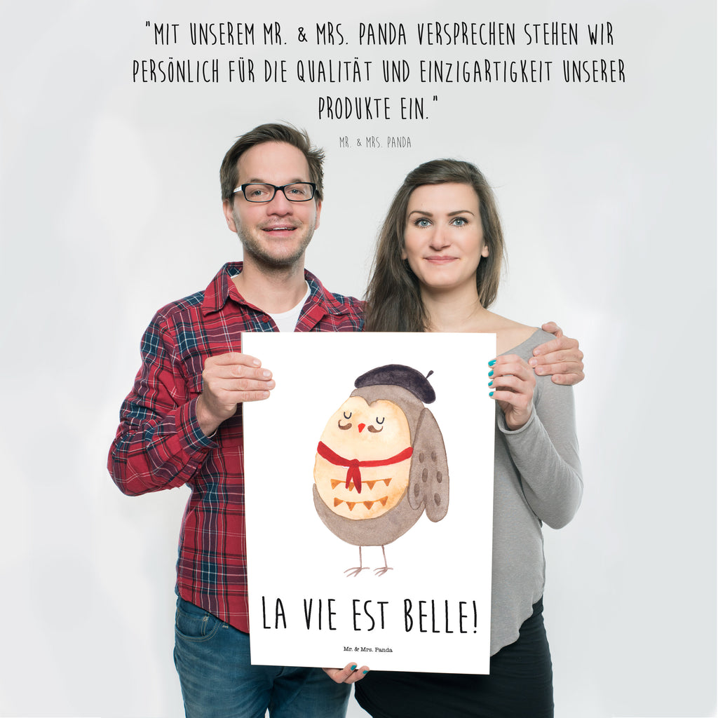 Poster Eule Französisch Poster, Wandposter, Bild, Wanddeko, Küchenposter, Kinderposter, Wanddeko Bild, Raumdekoration, Wanddekoration, Handgemaltes Poster, Mr. & Mrs. Panda Poster, Designposter, Kunstdruck, Posterdruck, Eule, Eulen, Eule Deko, Owl, hibou, La vie est belle, das Leben ist schön, Spruch schön, Spruch Französisch, Frankreich