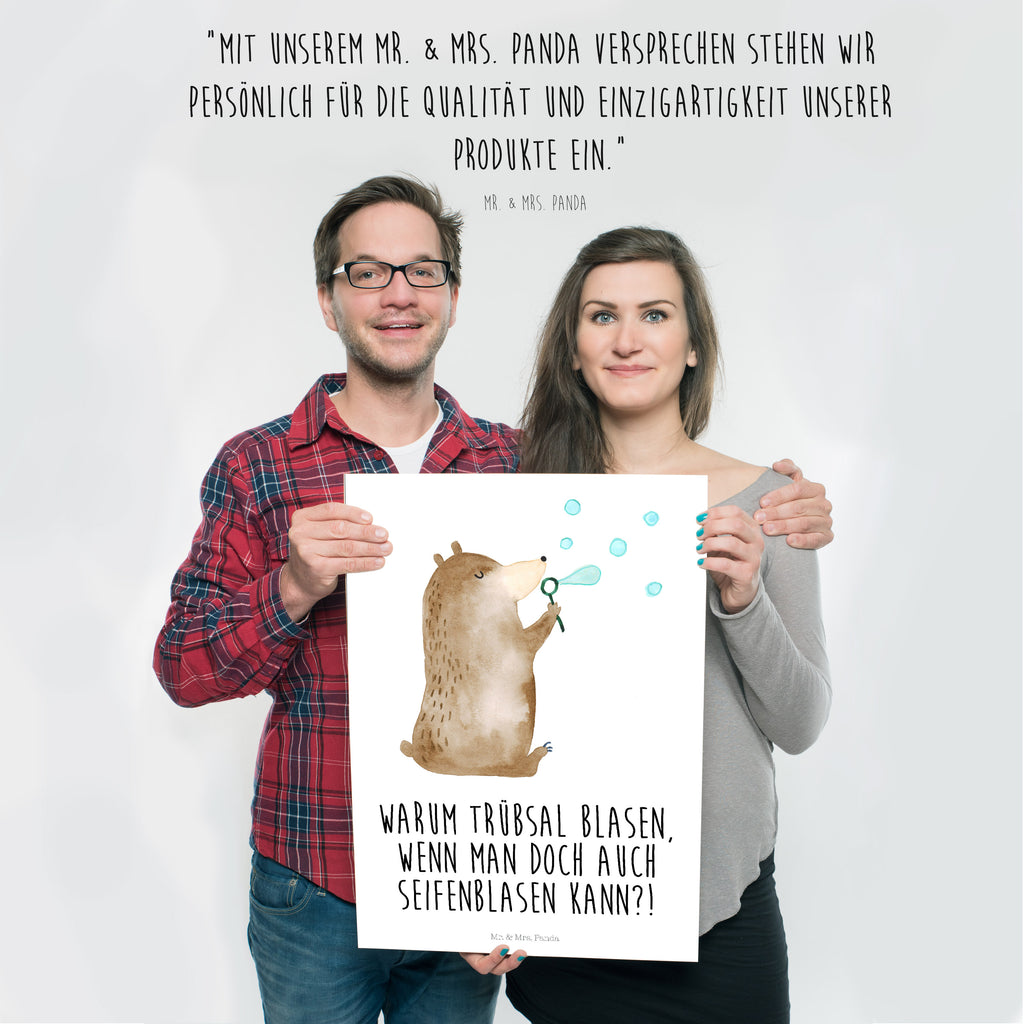 Poster Bär Seifenblasen Poster, Wandposter, Bild, Wanddeko, Küchenposter, Kinderposter, Wanddeko Bild, Raumdekoration, Wanddekoration, Handgemaltes Poster, Mr. & Mrs. Panda Poster, Designposter, Kunstdruck, Posterdruck, Bär, Teddy, Teddybär, Seifenblasen Bär Lustig Sein Glücklich Traurig Happy