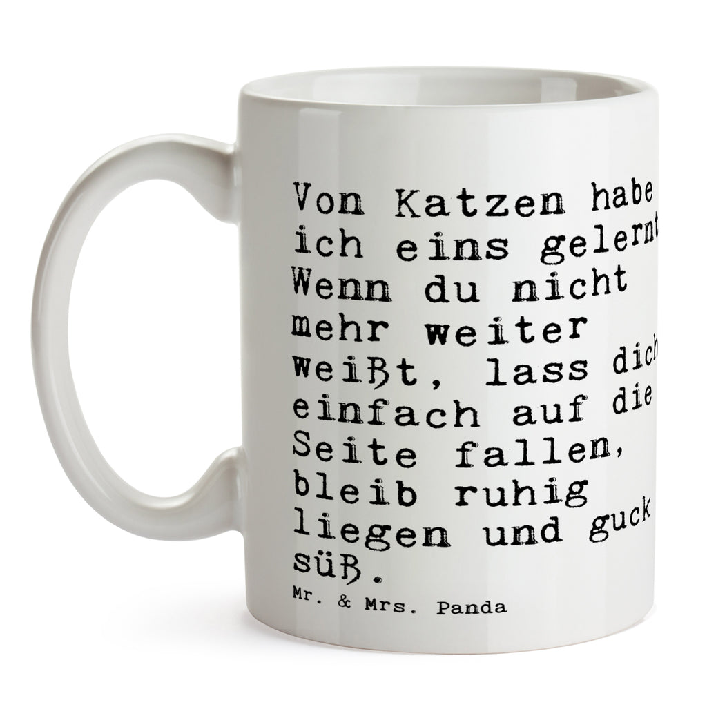 Tasse Sprüche und Zitate Von Katzen habe ich eins gelernt: Wenn du nicht mehr weiter weißt, lass dich einfach auf die Seite fallen, bleib ruhig liegen und guck süß. Spruch Sprüche Weisheiten Zitate Lustig Weisheit Worte Becher, Kaffeetasse, Kaffeebecher, Tee, Frühstück, Büro Katzen, Katze, schön, Wohnung, Geschenk, Tiger, Stubentiger, Haustier, faul, Freundin, Miezekatze, miez, frustiert, süß Spruch, Sprüche, lustig, Weisheiten, Zitate