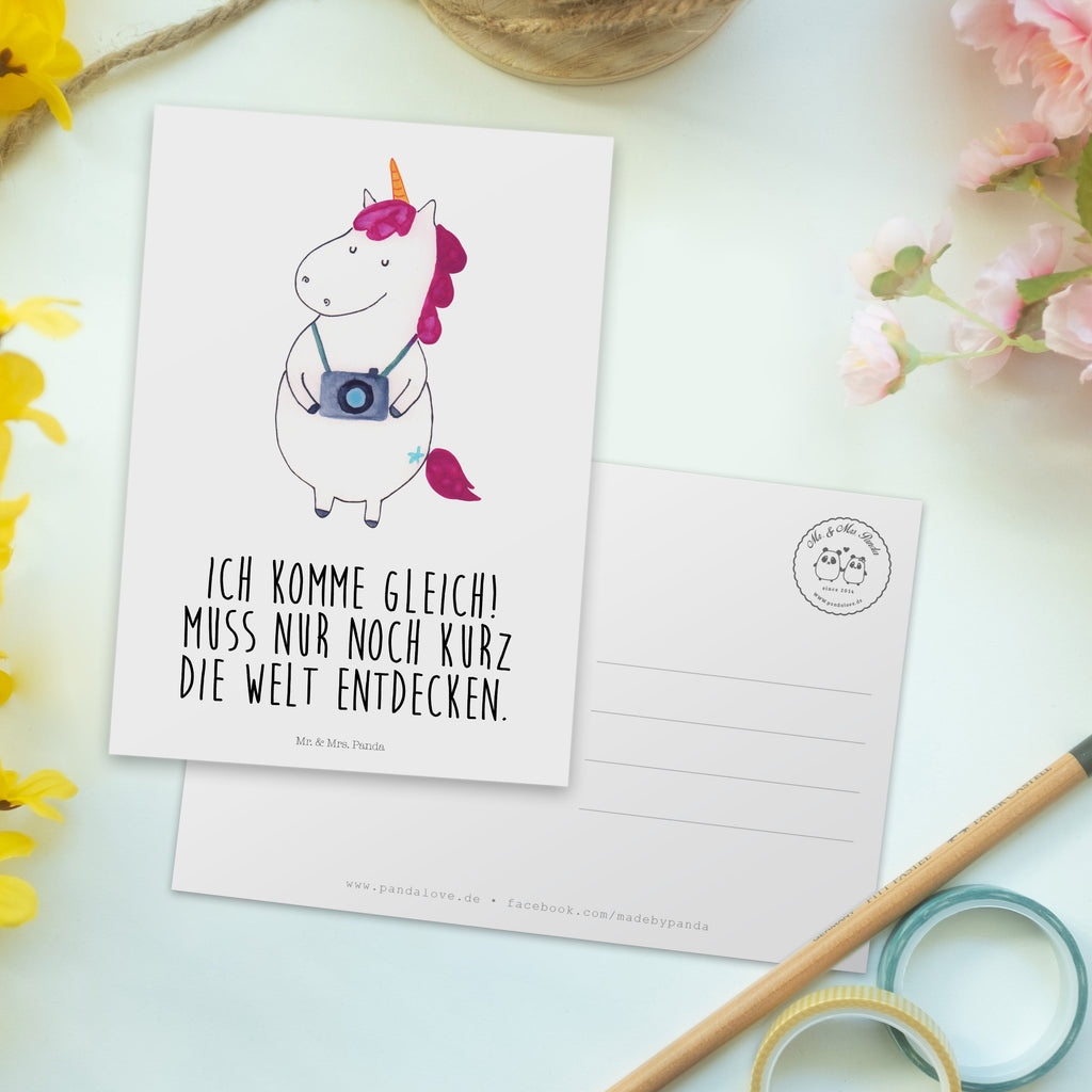 Postkarte Einhorn Fotograf Geschenkkarte, Grußkarte, Karte, Einladung, Ansichtskarte, Geburtstagskarte, Einladungskarte, Dankeskarte, Einhorn, Einhörner, Einhorn Deko, Pegasus, Unicorn, Fotograf, Fotografie, Kamera, Reisen, Weltreise, Weltenbummler, Urlaub, Tourist, Kurztrip, Reise, Städtereise