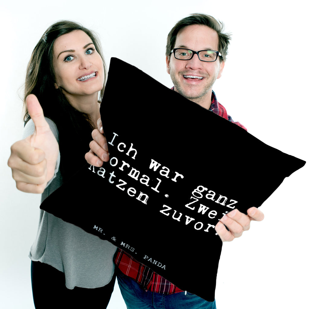 40x40 Kissen Fun Talk Ich war ganz normal. Zwei Katzen zuvor. Kissenhülle, Kopfkissen, Sofakissen, Dekokissen, Motivkissen, Spruch, Sprüche, lustig, Weisheiten, Zitate, Glizer Spruch Sprüche Weisheiten Zitate Lustig Weisheit Worte