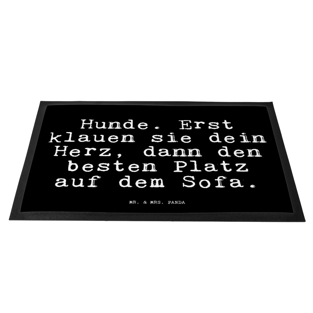 Fußmatte Fun Talk Hunde. Erst klauen sie dein Herz, dann den besten Platz auf dem Sofa. Türvorleger, Schmutzmatte, Fußabtreter, Matte, Schmutzfänger, Fußabstreifer, Schmutzfangmatte, Türmatte, Motivfußmatte, Haustürmatte, Vorleger, Spruch, Sprüche, lustig, Weisheiten, Zitate, Glizer Spruch Sprüche Weisheiten Zitate Lustig Weisheit Worte