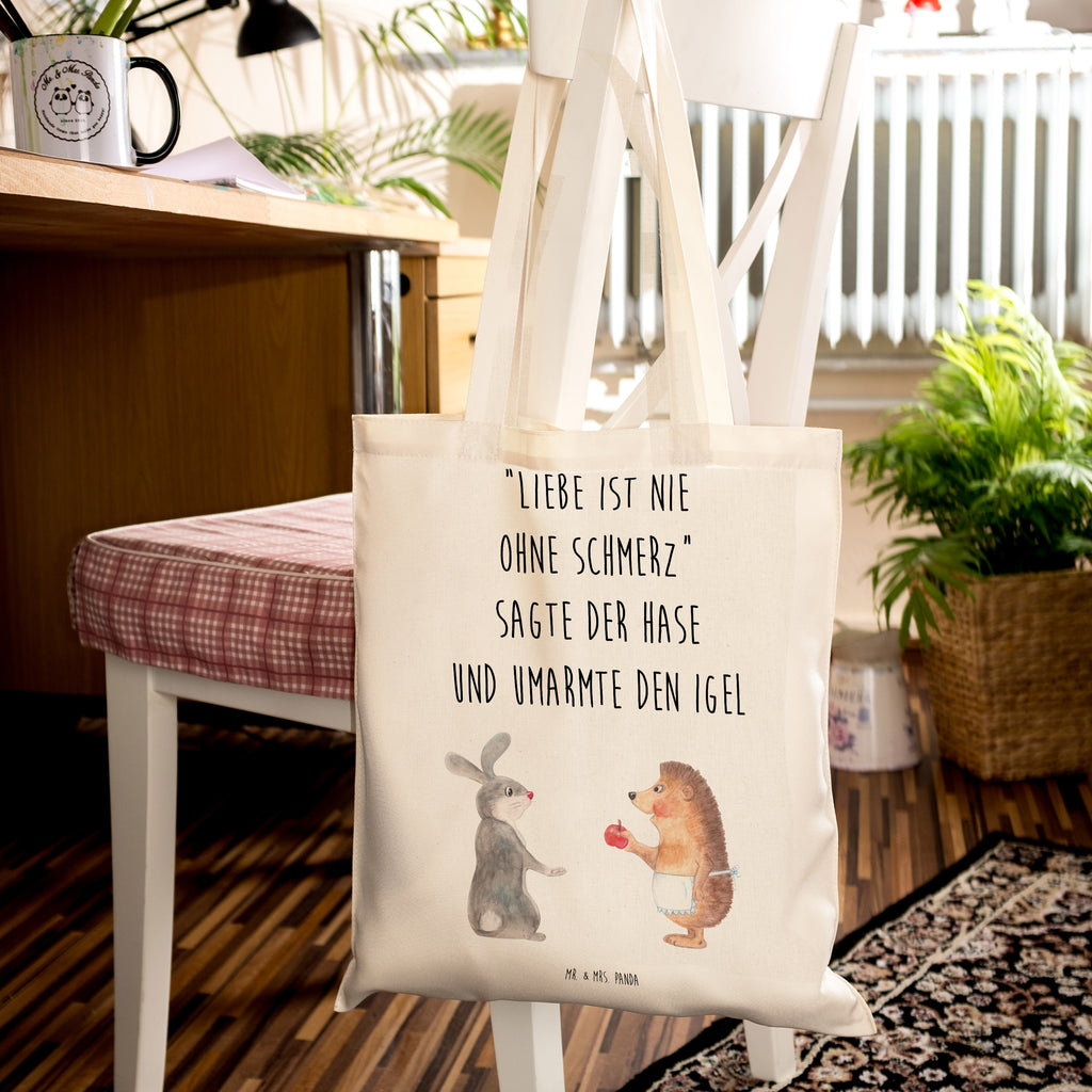 Tragetasche Liebe ist nie ohne Schmerz Beuteltasche, Beutel, Einkaufstasche, Jutebeutel, Stoffbeutel, Tiermotive, Gute Laune, lustige Sprüche, Tiere, Igel und Hase, Igel, Hase, Liebe Spruch, Liebeskummer Geschenk, Herzschmerz, Trösten, Trennungsschmerz, Spruch romantisch