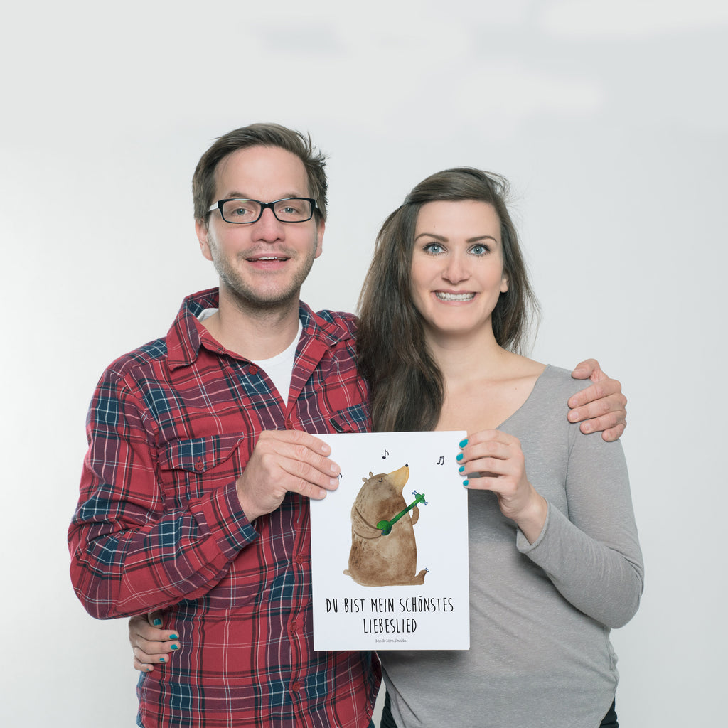Poster Bär Lied Poster, Wandposter, Bild, Wanddeko, Küchenposter, Kinderposter, Wanddeko Bild, Raumdekoration, Wanddekoration, Handgemaltes Poster, Mr. & Mrs. Panda Poster, Designposter, Kunstdruck, Posterdruck, Bär, Teddy, Teddybär, Bärchen, Bear, Liebeslied, Lied, Song, Valentinstag, Valentine, Geschenk, Partner, Liebe, Freundin, Frau, Herz, Spruch
