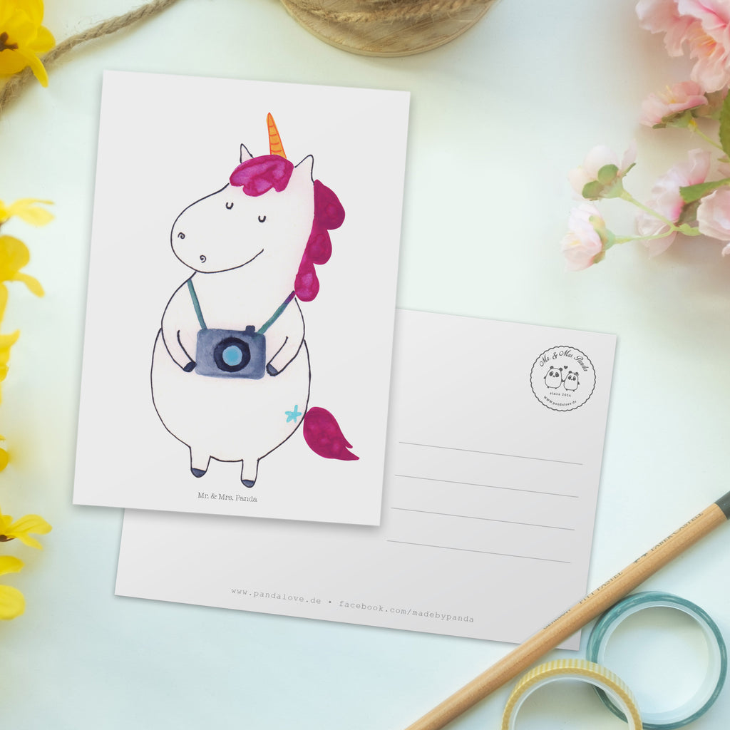 Postkarte Einhorn Fotograf Geschenkkarte, Grußkarte, Karte, Einladung, Ansichtskarte, Geburtstagskarte, Einladungskarte, Dankeskarte, Einhorn, Einhörner, Einhorn Deko, Pegasus, Unicorn, Fotograf, Fotografie, Kamera, Reisen, Weltreise, Weltenbummler, Urlaub, Tourist, Kurztrip, Reise, Städtereise