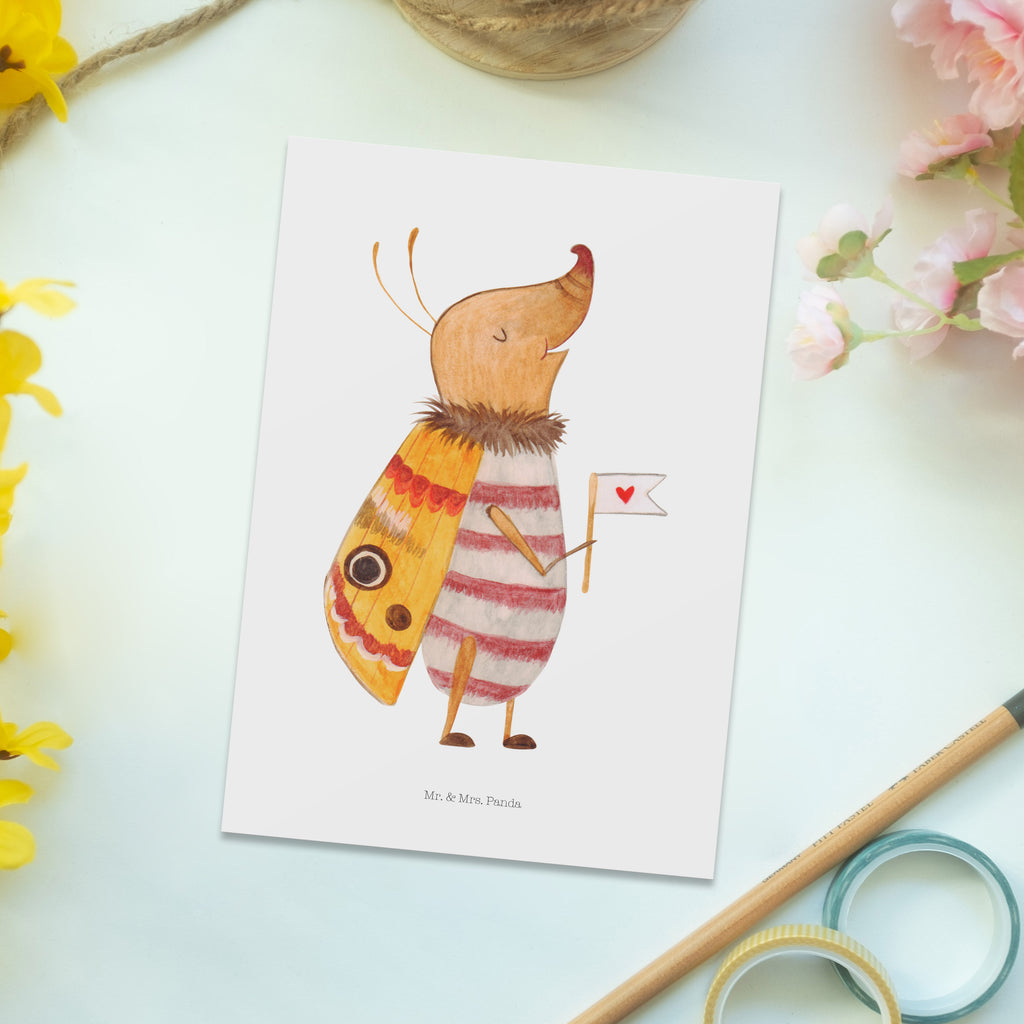Postkarte Nachtfalter mit Fähnchen Geschenkkarte, Grußkarte, Karte, Einladung, Ansichtskarte, Geburtstagskarte, Einladungskarte, Dankeskarte, Tiermotive, Gute Laune, lustige Sprüche, Tiere, Nachtfalter, Käfer, Spruch lustig, Spruch witzig, süß, niedlich, Küche Deko, Was kostet die Welt