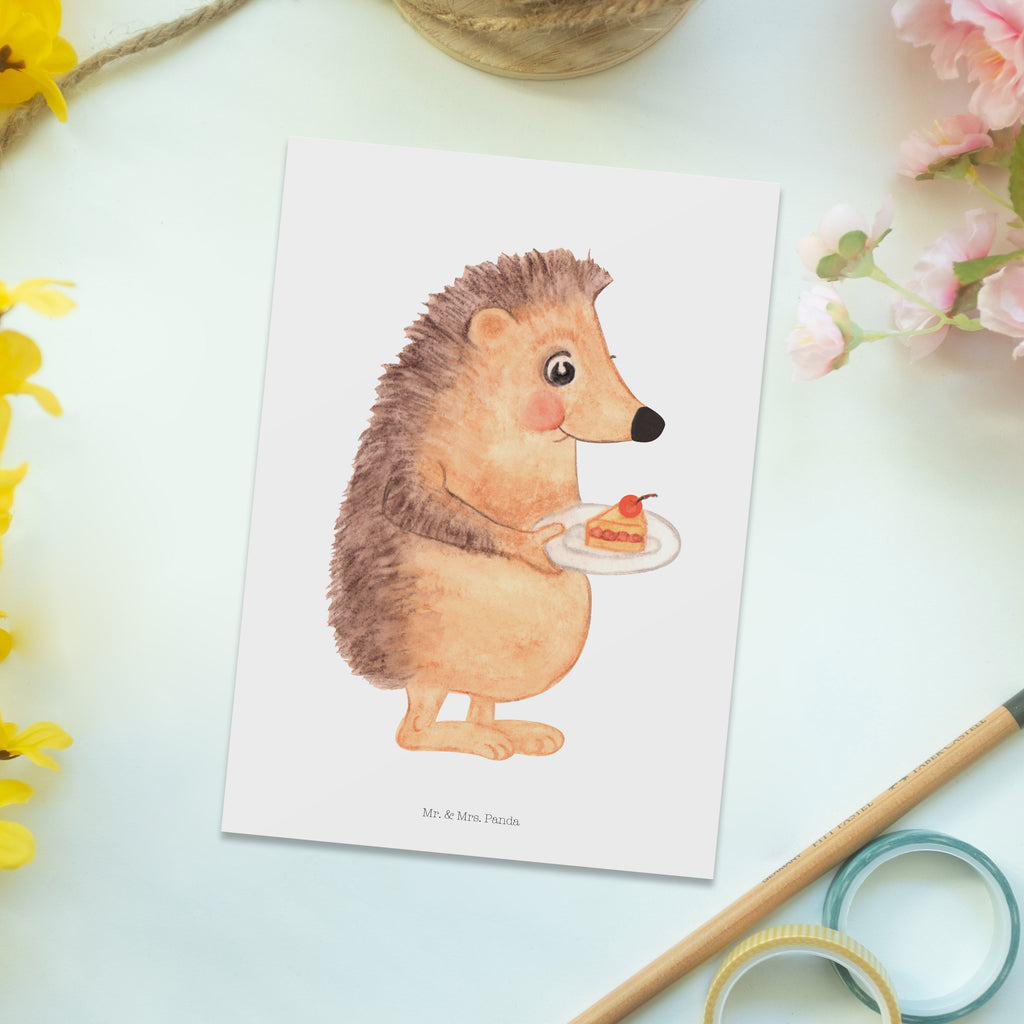 Postkarte Igel mit Kuchenstück Geschenkkarte, Grußkarte, Karte, Einladung, Ansichtskarte, Geburtstagskarte, Einladungskarte, Dankeskarte, Tiermotive, Gute Laune, lustige Sprüche, Tiere, Igel, Essen Spruch, Kuchen, Backen Geschenk, Kuchen backen, Einladung Party, Geburtstagskuchen, Torte