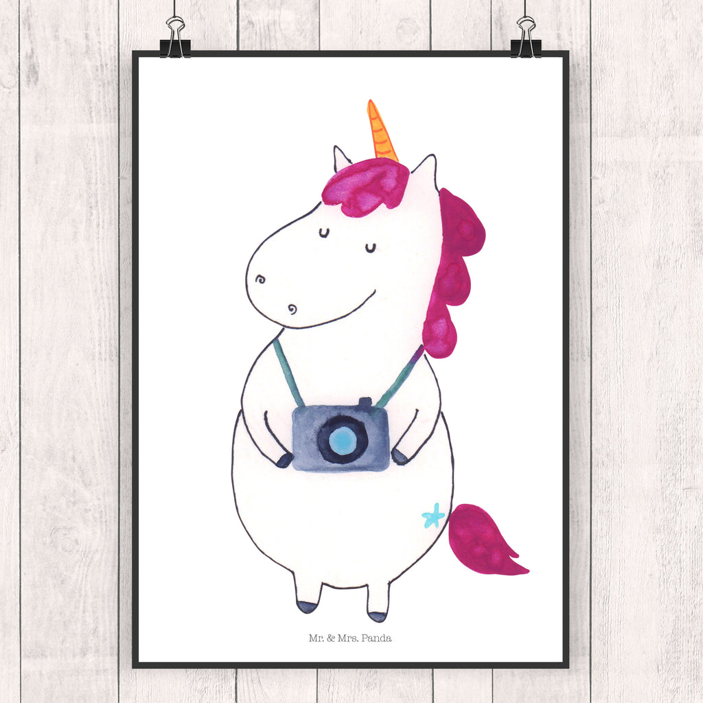 Poster Einhorn Fotograf Poster, Wandposter, Bild, Wanddeko, Küchenposter, Kinderposter, Wanddeko Bild, Raumdekoration, Wanddekoration, Handgemaltes Poster, Mr. & Mrs. Panda Poster, Designposter, Kunstdruck, Posterdruck, Einhorn, Einhörner, Einhorn Deko, Pegasus, Unicorn, Fotograf, Fotografie, Kamera, Reisen, Weltreise, Weltenbummler, Urlaub, Tourist, Kurztrip, Reise, Städtereise