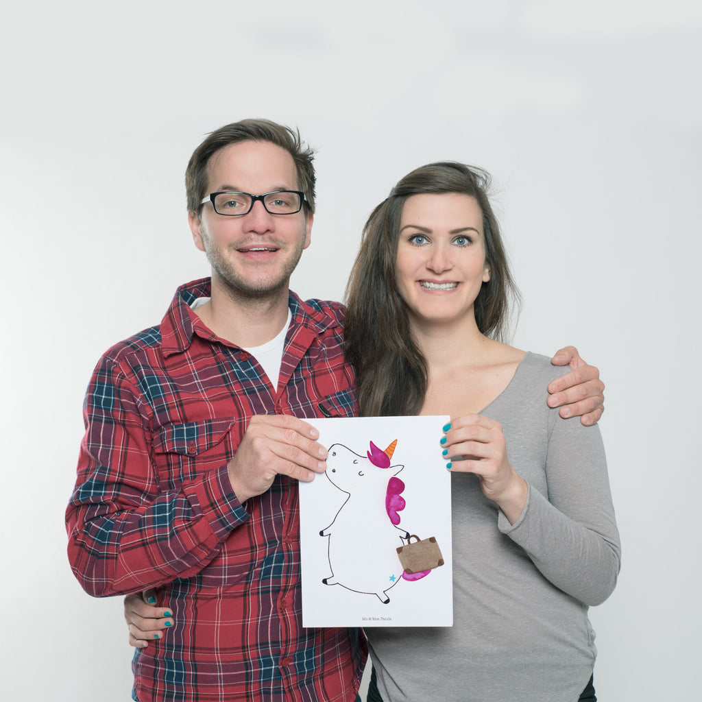 Poster Einhorn Koffer Poster, Wandposter, Bild, Wanddeko, Küchenposter, Kinderposter, Wanddeko Bild, Raumdekoration, Wanddekoration, Handgemaltes Poster, Mr. & Mrs. Panda Poster, Designposter, Kunstdruck, Posterdruck, Einhorn, Einhörner, Einhorn Deko, Pegasus, Unicorn, unicorn, Koffer, Verreisen, Reise, Gepäck, Abenteuer, Erwachsen, Kind, albern, Spaß, lustig, witzig