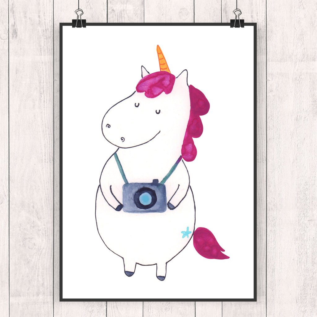 Poster Einhorn Fotograf Poster, Wandposter, Bild, Wanddeko, Küchenposter, Kinderposter, Wanddeko Bild, Raumdekoration, Wanddekoration, Handgemaltes Poster, Mr. & Mrs. Panda Poster, Designposter, Kunstdruck, Posterdruck, Einhorn, Einhörner, Einhorn Deko, Pegasus, Unicorn, Fotograf, Fotografie, Kamera, Reisen, Weltreise, Weltenbummler, Urlaub, Tourist, Kurztrip, Reise, Städtereise