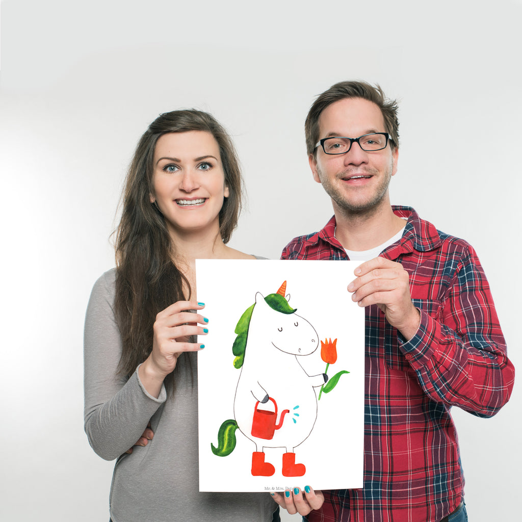 Poster Einhorn Gärtner Poster, Wandposter, Bild, Wanddeko, Küchenposter, Kinderposter, Wanddeko Bild, Raumdekoration, Wanddekoration, Handgemaltes Poster, Mr. & Mrs. Panda Poster, Designposter, Kunstdruck, Posterdruck, Einhorn, Einhörner, Einhorn Deko, Pegasus, Unicorn, Luftballon, Gießkanne, Giesskanne, Lebenslust, Freude, Blume, Freundin, Garten, Stiefel