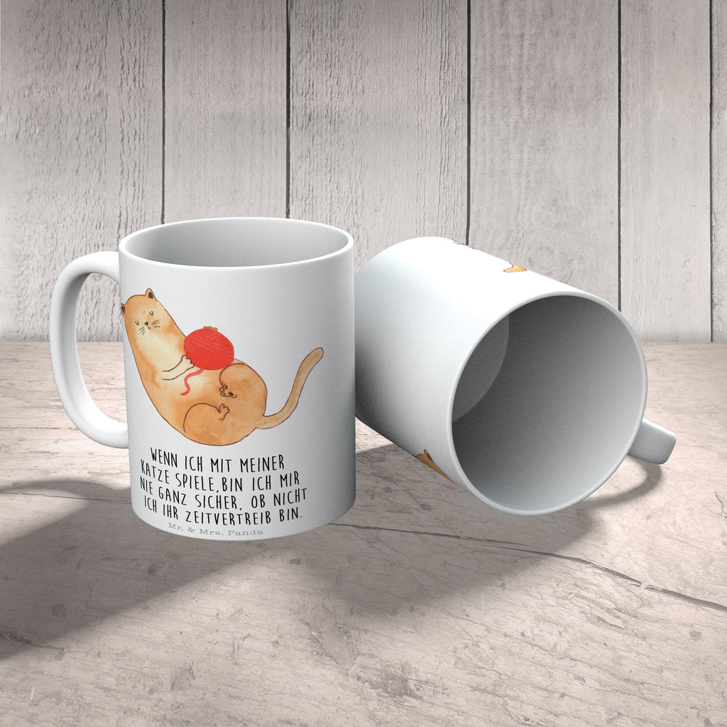 Tasse Katzen Wollknäul Katzen, Katze, Kater, Mietze, Cat, Cats, Katzenhalter, Katzenbesitzerin, Haustier, Wollknäuel, Wolle, Spielen, Spiel, verspielt,	 Becher, Kaffeetasse, Kaffeebecher, Tee, Frühstück, Büro  Katze, Katzenmotiv, Katzenfan, Katzendeko, Katzenfreund, Katzenliebhaber, Katzenprodukte, Katzenartikel, Katzenaccessoires, Katzensouvenirs, Katzenliebhaberprodukte, Katzenmotive