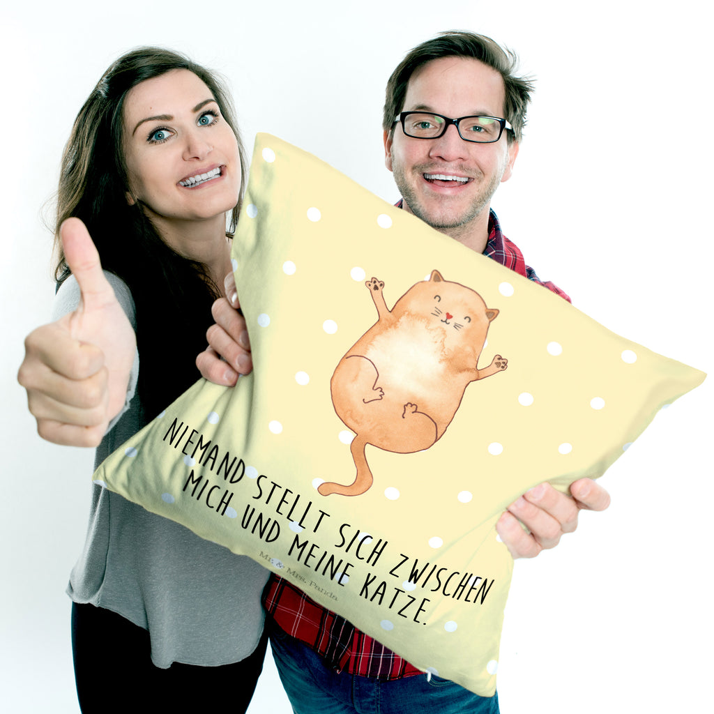 40x40 Kissen Katzen Umarmen Kissenhülle, Kopfkissen, Sofakissen, Dekokissen, Motivkissen, Katze, Katzenmotiv, Katzenfan, Katzendeko, Katzenfreund, Katzenliebhaber, Katzenprodukte, Katzenartikel, Katzenaccessoires, Katzensouvenirs, Katzenliebhaberprodukte, Katzenmotive, Katzen, Kater, Mietze, Cat, Cats, Katzenhalter, Katzenbesitzerin, Haustier, Freundin, Freunde, beste Freunde, Liebe, Katzenliebe, Familie