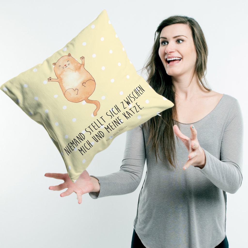 40x40 Kissen Katzen Umarmen Kissenhülle, Kopfkissen, Sofakissen, Dekokissen, Motivkissen, Katze, Katzenmotiv, Katzenfan, Katzendeko, Katzenfreund, Katzenliebhaber, Katzenprodukte, Katzenartikel, Katzenaccessoires, Katzensouvenirs, Katzenliebhaberprodukte, Katzenmotive, Katzen, Kater, Mietze, Cat, Cats, Katzenhalter, Katzenbesitzerin, Haustier, Freundin, Freunde, beste Freunde, Liebe, Katzenliebe, Familie