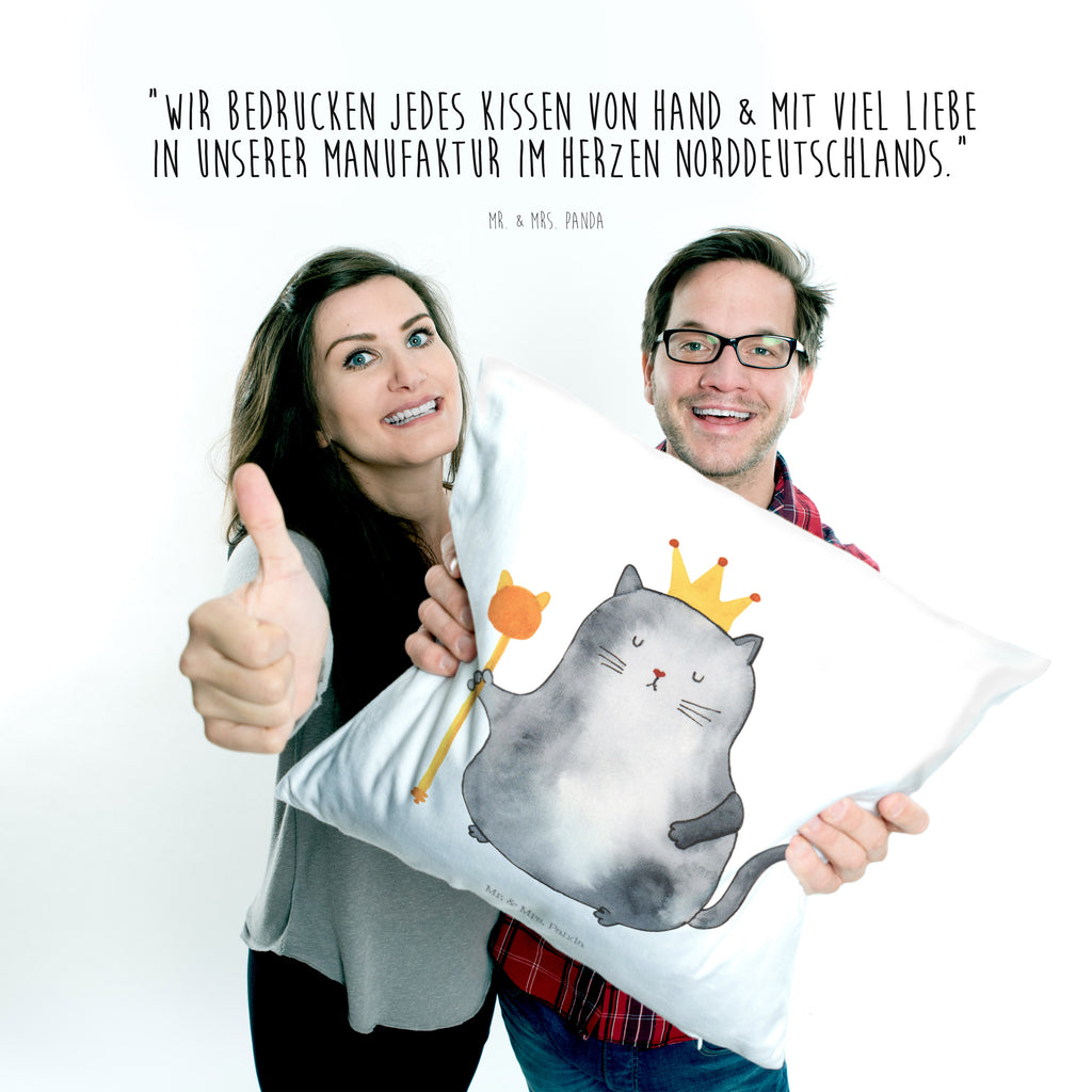 40x40 Kissen Katzen Koenig Kissenhülle, Kopfkissen, Sofakissen, Dekokissen, Motivkissen, Katze, Katzenmotiv, Katzenfan, Katzendeko, Katzenfreund, Katzenliebhaber, Katzenprodukte, Katzenartikel, Katzenaccessoires, Katzensouvenirs, Katzenliebhaberprodukte, Katzenmotive, Katzen, Kater, Mietze, Cat, Cats, Katzenhalter, Katzenbesitzerin, Haustier, König, Königin, Queen, Familie, Mietzhaus, Wohnung, erste eigenen Wohnung, Umzug, Einzug