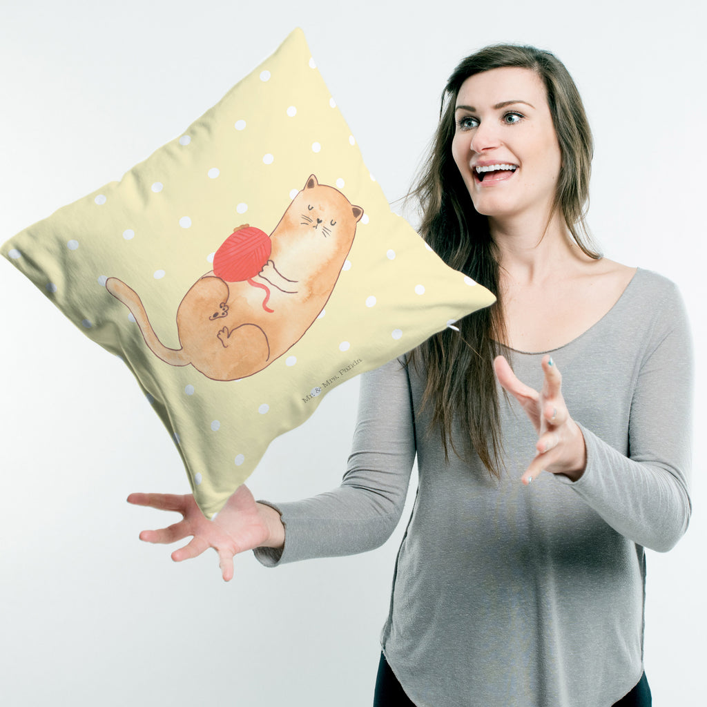 40x40 Kissen Katzen Wollknäul Kissenhülle, Kopfkissen, Sofakissen, Dekokissen, Motivkissen, Katze, Katzenmotiv, Katzenfan, Katzendeko, Katzenfreund, Katzenliebhaber, Katzenprodukte, Katzenartikel, Katzenaccessoires, Katzensouvenirs, Katzenliebhaberprodukte, Katzenmotive, Katzen, Kater, Mietze, Cat, Cats, Katzenhalter, Katzenbesitzerin, Haustier, Wollknäuel, Wolle, Spielen, Spiel, verspielt