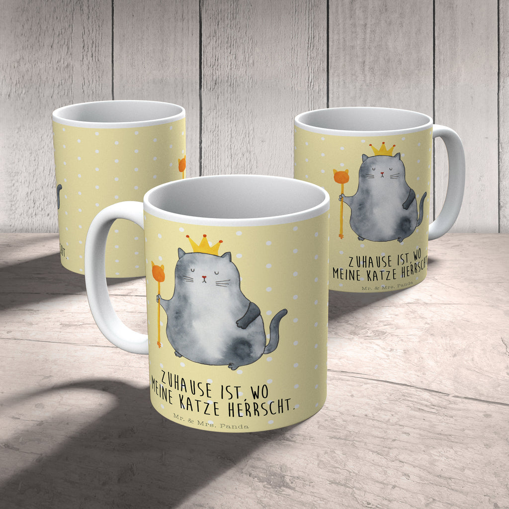 Tasse Katzen Koenig Katzen, Katze, Kater, Mietze, Cat, Cats, Katzenhalter, Katzenbesitzerin, Haustier, König, Königin, Queen, Familie, Mietzhaus, Wohnung, erste eigenen Wohnung, Umzug, Einzug	 Becher, Kaffeetasse, Kaffeebecher, Tee, Frühstück, Büro  Katze, Katzenmotiv, Katzenfan, Katzendeko, Katzenfreund, Katzenliebhaber, Katzenprodukte, Katzenartikel, Katzenaccessoires, Katzensouvenirs, Katzenliebhaberprodukte, Katzenmotive