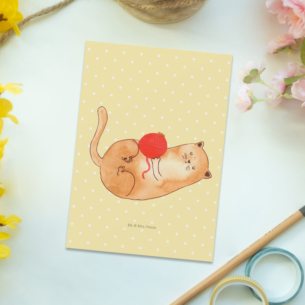 Postkarte Katzen Wollknäul Geschenkkarte, Grußkarte, Karte, Einladung, Ansichtskarte, Geburtstagskarte, Einladungskarte, Dankeskarte, Katze, Katzenmotiv, Katzenfan, Katzendeko, Katzenfreund, Katzenliebhaber, Katzenprodukte, Katzenartikel, Katzenaccessoires, Katzensouvenirs, Katzenliebhaberprodukte, Katzenmotive, Katzen, Kater, Mietze, Cat, Cats, Katzenhalter, Katzenbesitzerin, Haustier, Wollknäuel, Wolle, Spielen, Spiel, verspielt