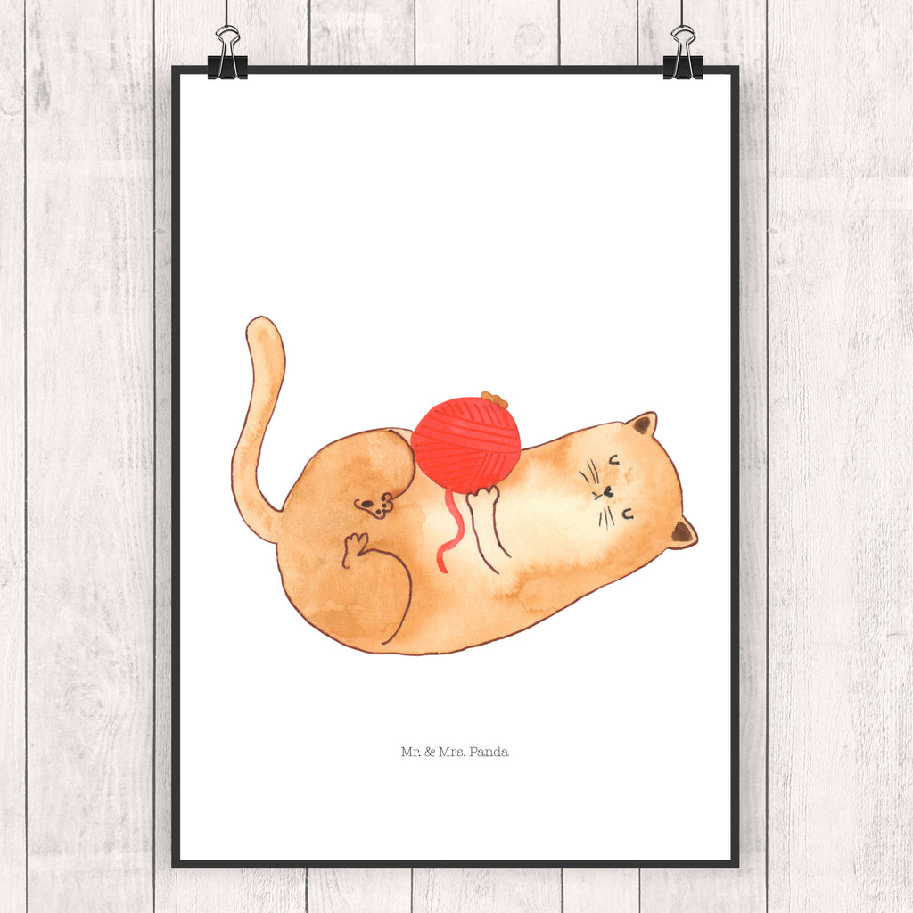 Poster Katzen Wollknäul Poster, Wandposter, Bild, Wanddeko, Küchenposter, Kinderposter, Wanddeko Bild, Raumdekoration, Wanddekoration, Handgemaltes Poster, Mr. & Mrs. Panda Poster, Designposter, Kunstdruck, Posterdruck, Katze, Katzenmotiv, Katzenfan, Katzendeko, Katzenfreund, Katzenliebhaber, Katzenprodukte, Katzenartikel, Katzenaccessoires, Katzensouvenirs, Katzenliebhaberprodukte, Katzenmotive, Katzen, Kater, Mietze, Cat, Cats, Katzenhalter, Katzenbesitzerin, Haustier, Wollknäuel, Wolle, Spielen, Spiel, verspielt