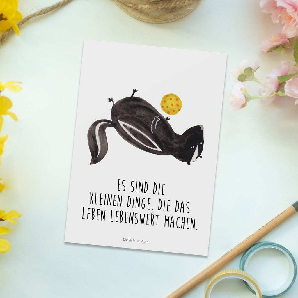 Postkarte Stinktier Ball Geschenkkarte, Grußkarte, Karte, Einladung, Ansichtskarte, Geburtstagskarte, Einladungskarte, Stinktier, Skunk, Wildtier, Raubtier, Stinker, Stinki, verspielt, Weisheit