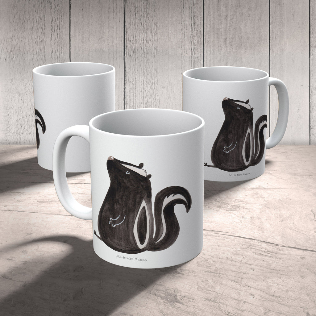 Tasse Stinktier sitzend Stinktier, Skunk, Wildtier, Raubtier, Stinker, Stinki, Spruch, Büro, Recht, Besserwisser, Becher, Kaffeetasse, Kaffeebecher, Tee, Frühstück, Büro  Stinktier, Skunk