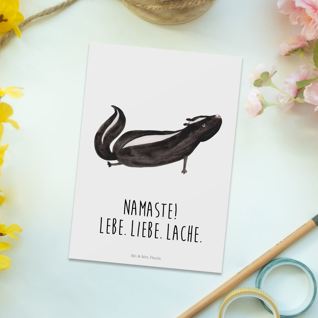Postkarte Stinktier Yoga Geschenkkarte, Grußkarte, Karte, Einladung, Ansichtskarte, Geburtstagskarte, Einladungskarte, Stinktier, Skunk, Wildtier, Raubtier, Stinker, Stinki, Yoga, Namaste, Lebe, Liebe, Lache