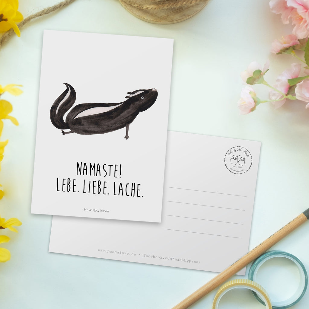 Postkarte Stinktier Yoga Geschenkkarte, Grußkarte, Karte, Einladung, Ansichtskarte, Geburtstagskarte, Einladungskarte, Stinktier, Skunk, Wildtier, Raubtier, Stinker, Stinki, Yoga, Namaste, Lebe, Liebe, Lache