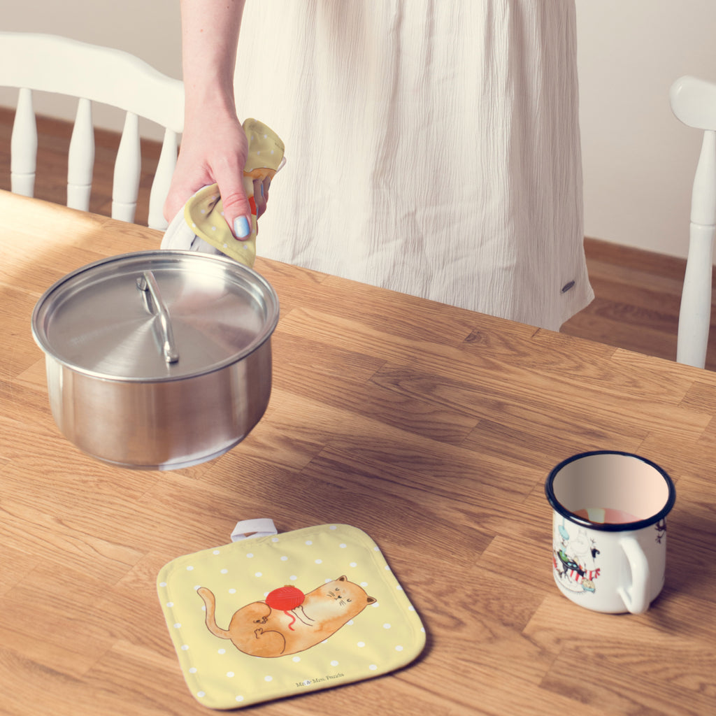 2er Set Topflappen  Katzen Wollknäul Topflappen, Topfuntersetzer, Ofenhandschuh, Topflappen Set, Topflappen lustig, Topflappen mit Spruch, Katze, Katzenmotiv, Katzenfan, Katzendeko, Katzenfreund, Katzenliebhaber, Katzenprodukte, Katzenartikel, Katzenaccessoires, Katzensouvenirs, Katzenliebhaberprodukte, Katzenmotive, Katzen, Kater, Mietze, Cat, Cats, Katzenhalter, Katzenbesitzerin, Haustier, Wollknäuel, Wolle, Spielen, Spiel, verspielt