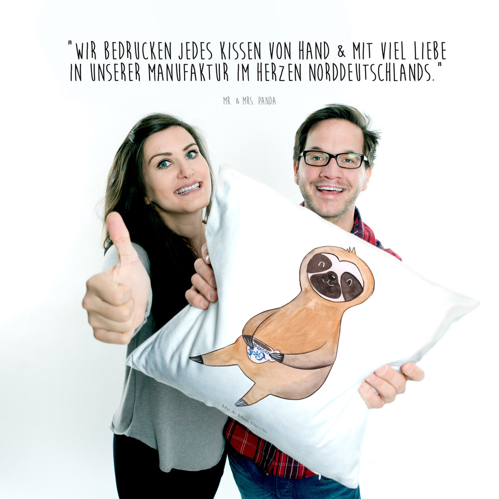 40x40 Kissen Faultier Kaffee Kissenhülle, Kopfkissen, Sofakissen, Dekokissen, Motivkissen, Faultier, Faultier Geschenk, Faultier Deko, Faultiere, faul, Lieblingstier, Kaffee, erster Kaffee, Morgenmuffel, Frühaufsteher, Kaffeetasse, Genießer, Coffee, Kaffeegetränk