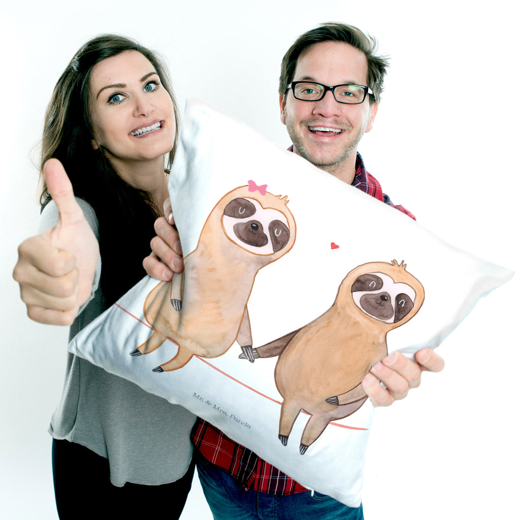 40x40 Kissen Faultier Pärchen Kissenhülle, Kopfkissen, Sofakissen, Dekokissen, Motivkissen, Faultier, Faultier Geschenk, Faultier Deko, Faultiere, faul, Lieblingstier, Liebe, Liebespaar, Faultierliebe, Faultierpärchen, verliebt, verlobt, gemeinsam, relaxen, Pärchen, Beziehung, Langsamkeit