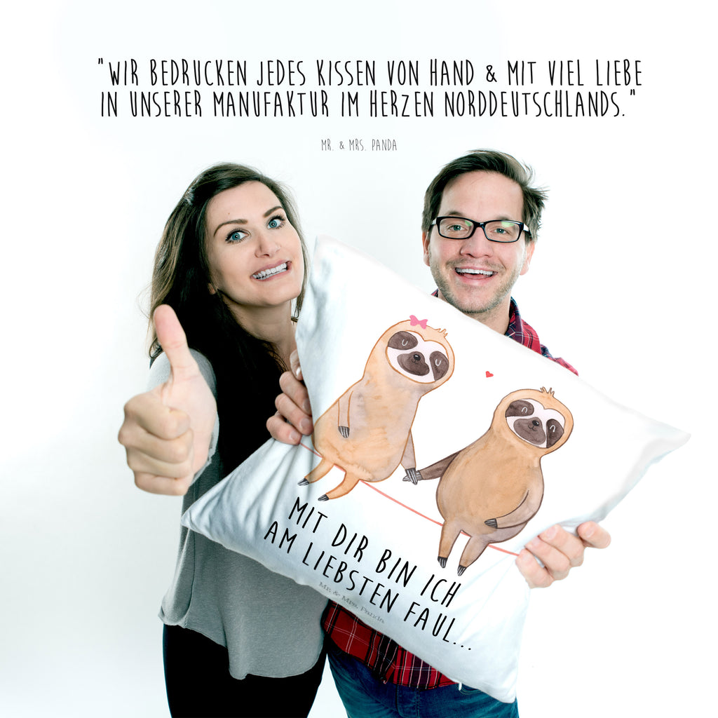 40x40 Kissen Faultier Pärchen Kissenhülle, Kopfkissen, Sofakissen, Dekokissen, Motivkissen, Faultier, Faultier Geschenk, Faultier Deko, Faultiere, faul, Lieblingstier, Liebe, Liebespaar, Faultierliebe, Faultierpärchen, verliebt, verlobt, gemeinsam, relaxen, Pärchen, Beziehung, Langsamkeit