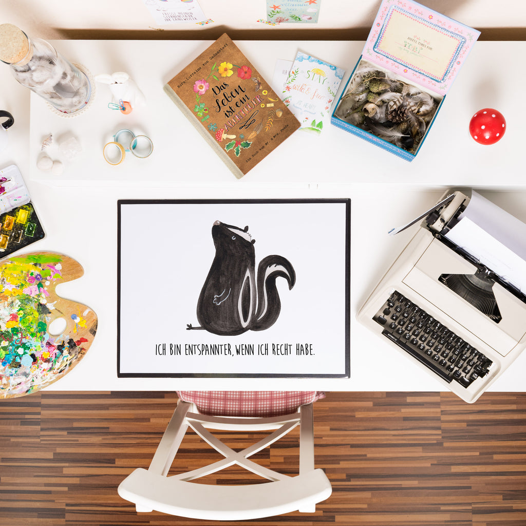 Schreibtischunterlage Stinktier sitzend Schreibunterlage, Schreibtischauflage, Bürobedarf, Büroartikel, Schreibwaren, Schreibtisch Unterlagen, Schreibtischunterlage Groß, Stinktier, Skunk, Wildtier, Raubtier, Stinker, Stinki, Spruch, Büro, Recht, Besserwisser